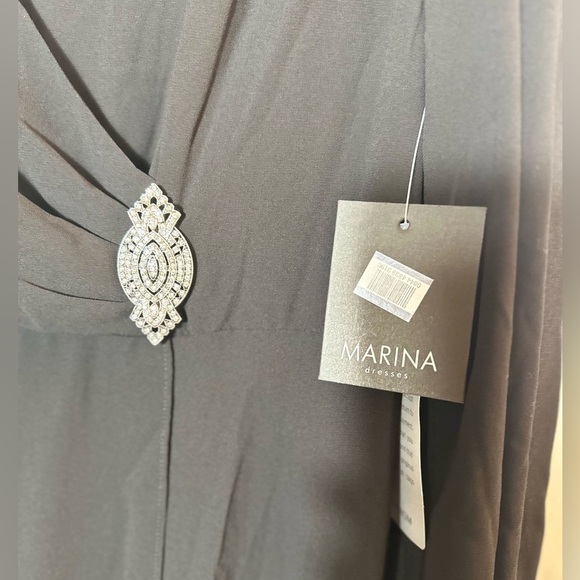 NWT Marina Black Long Sleeve Dress With Broach - Picture 5 of 5